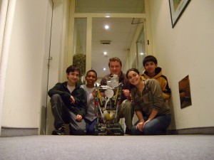 RCJ2009 - equipe + robô